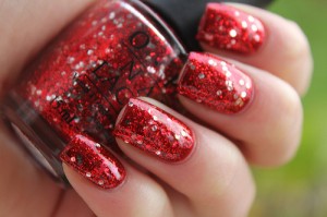 Source: mygirlyside  #red #red nail polish #glitter #sparkles #OPI #nail polish